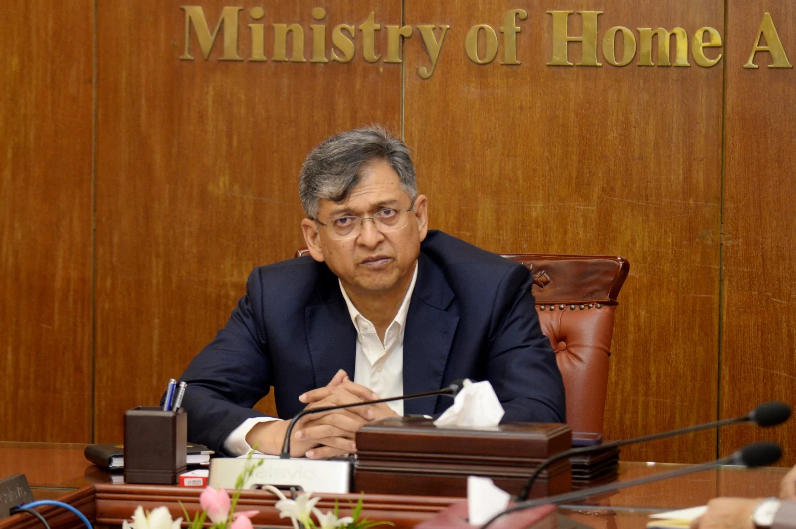 আমরা তো তাঁকে আইনি প্রক্রিয়ার মাধ্যমেই দেশে ফেরত চাই: স্বরাষ্ট্রমন্ত্রী